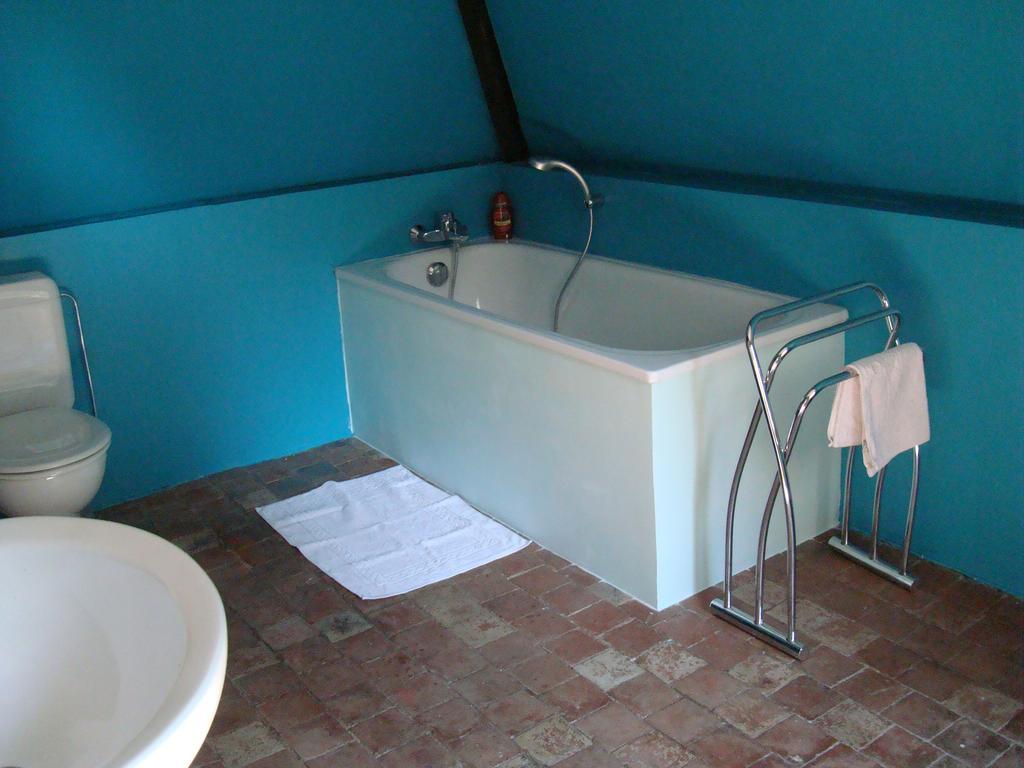 B&B Chateau Bagatelle Frasnes-lez-Anvaing Kamer foto