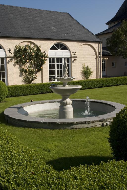 B&B Chateau Bagatelle Frasnes-lez-Anvaing Buitenkant foto