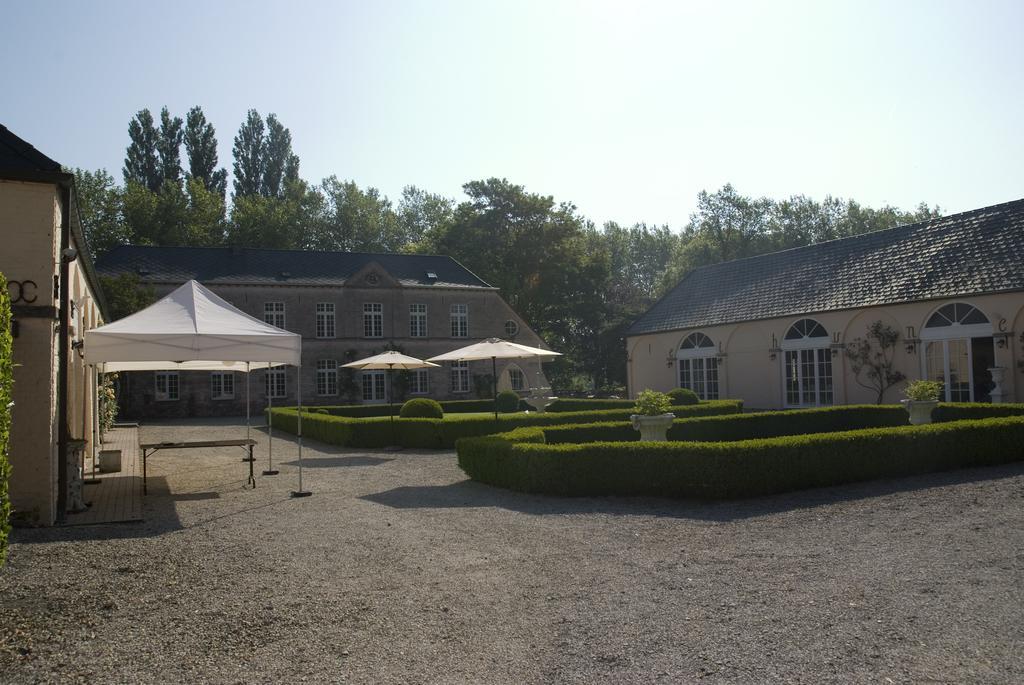 B&B Chateau Bagatelle Frasnes-lez-Anvaing Buitenkant foto