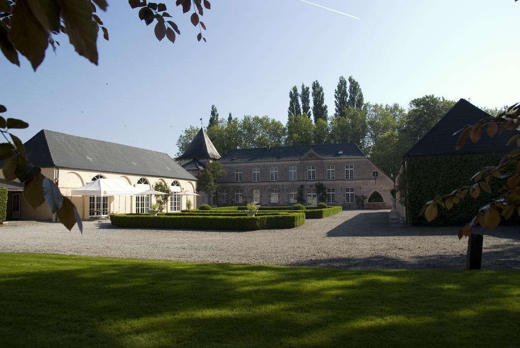 B&B Chateau Bagatelle Frasnes-lez-Anvaing Buitenkant foto